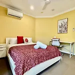 Townsville Beachfron Apartments On The Strand - 2